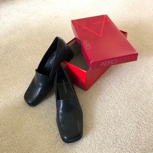 Navy blue work pumps